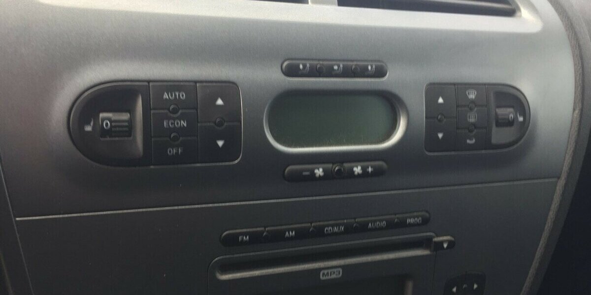 Seat Leon Style,Sitzheiz,Klima,Temp.usw. ! 198.000 km 3.400 &euro; Himmelkron 95502