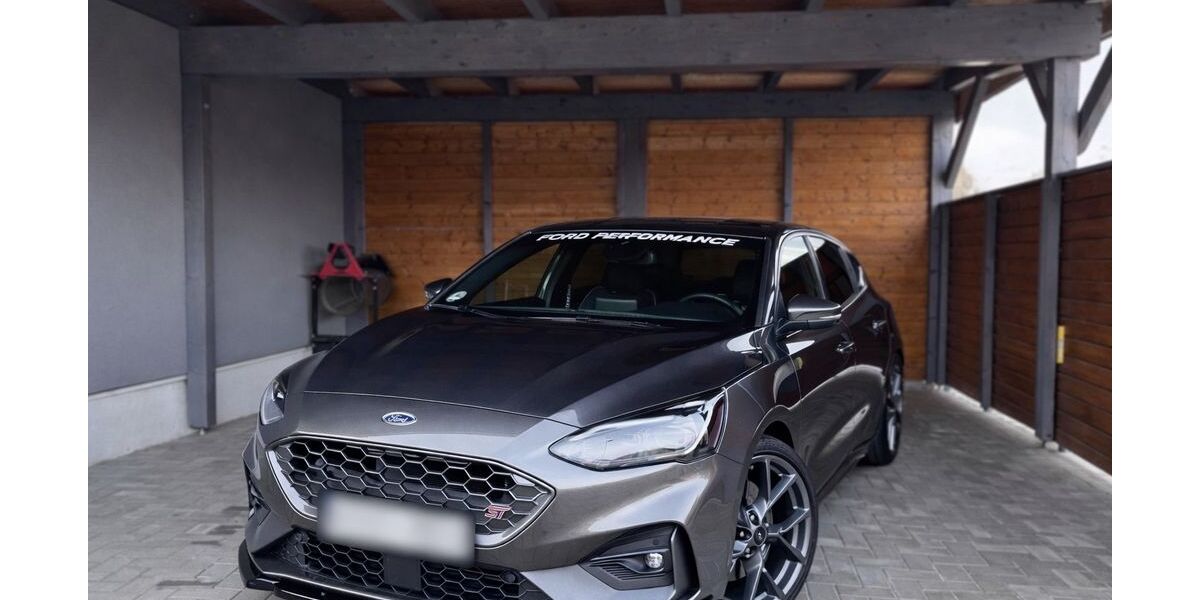 Ford Focus 49.500 km 25.900 &euro; Stadtsteinach 95346