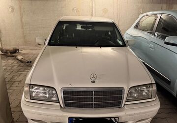 Mercedes-Benz C 180 232.200 km 1.400 &euro; Bayreuth 95445