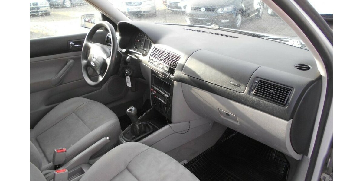 VW Golf IV Lim. ,Tüv Neu! 223.000 km 1.950 &euro; Himmelkron 95502