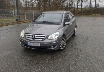 Mercedes-Benz B 180 187.365 km 2.459 &euro; Auerbach 91275