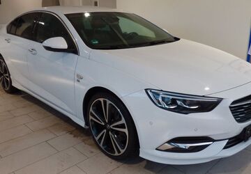 Opel Insignia 99.999 km 18.490 &euro; Ahorntal 95491