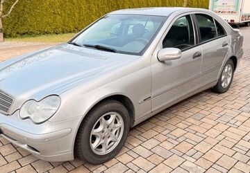Mercedes-Benz C 180 120.000 km 1.950 &euro; Untersteinach bei Kulmbach 95369