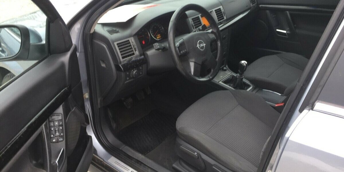 Opel Signum Elegance,KLima,AHK.Temp.ESP,Tüv 07/27! 260.000 km 2.999 &euro; Himmelkron 95502