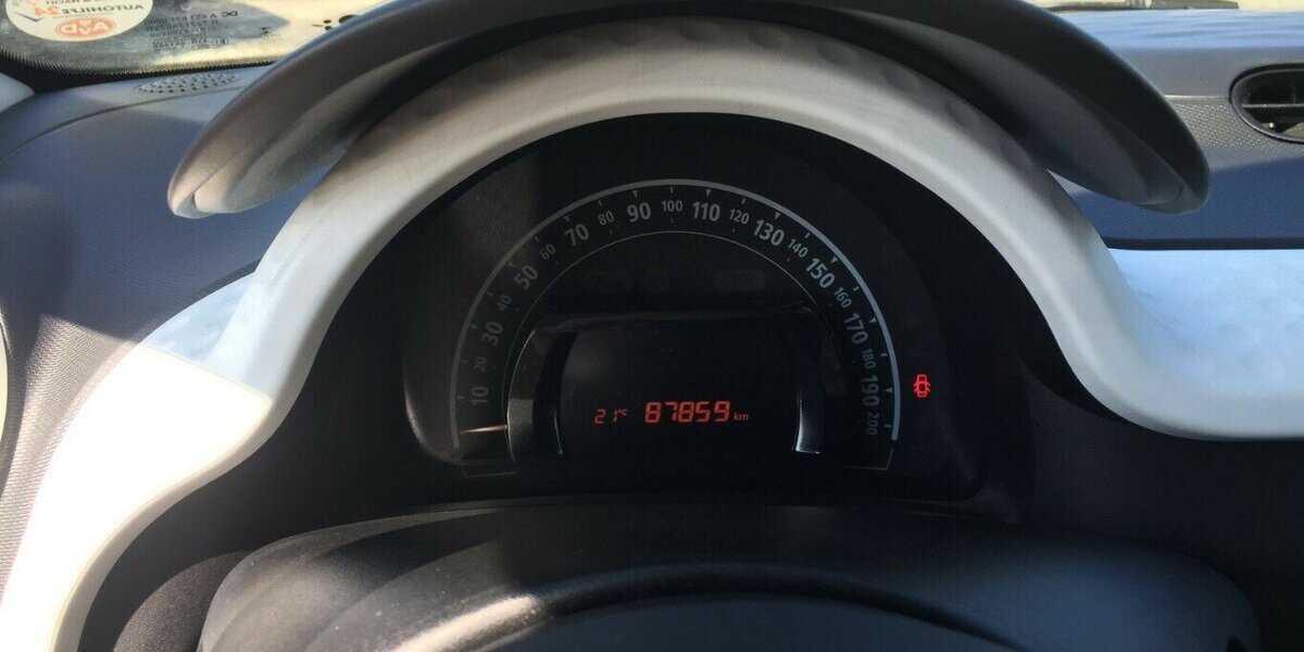 Renault Twingo 4 Türig,8 Fach Bereift,1 Hand! 87.000 km 6.500 &euro; Himmelkron 95502