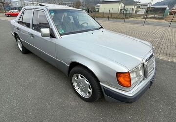 Mercedes-Benz 200 57.500 km 3.999 &euro; Untersteinach 95369