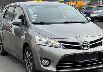 Toyota Verso 240.000 km 4.390 &euro; Tröstau 95709