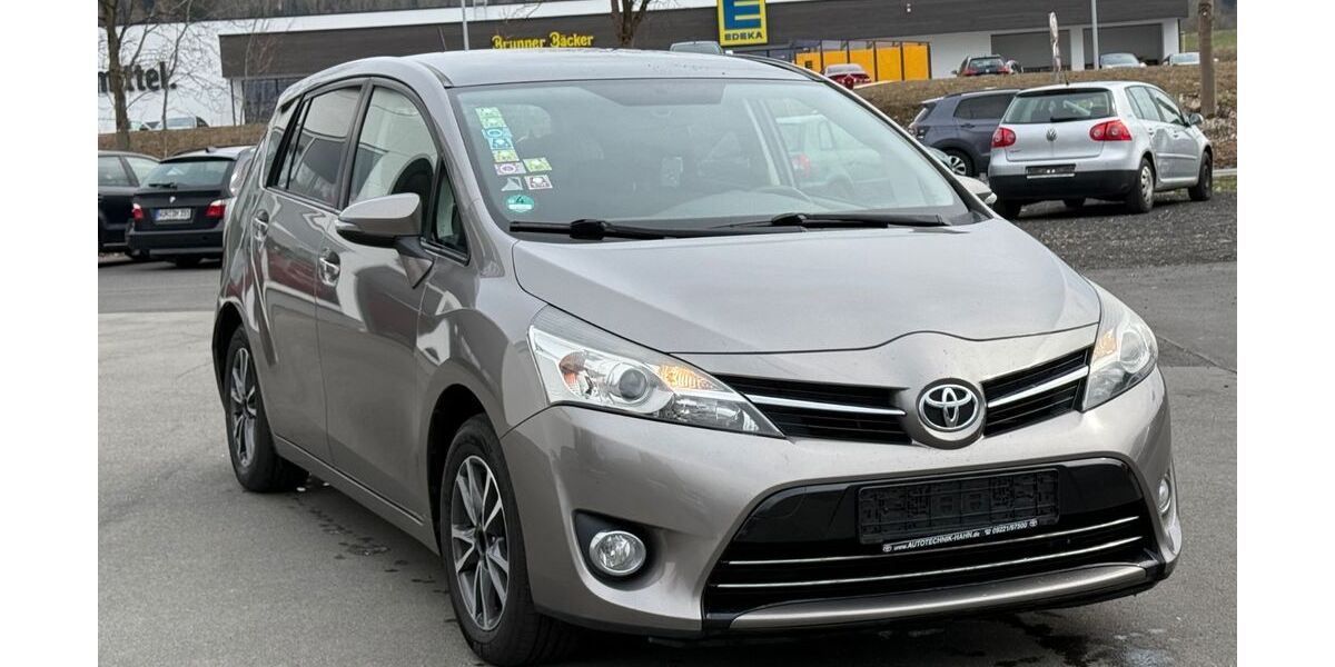 Toyota Verso 240.000 km 4.390 &euro; Tröstau 95709